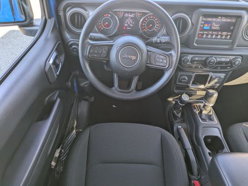 Used 2022 Jeep Wrangler Unlimited Sport image 16