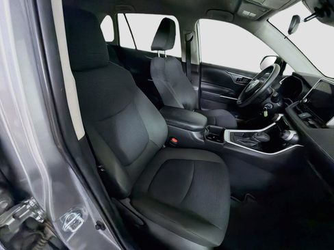 Used 2025 Toyota RAV4 LE FWD image 30