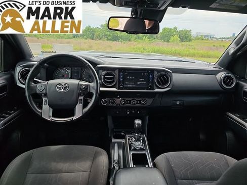 Used 2019 Toyota Tacoma TRD Off-Road AWD/4WD image 19