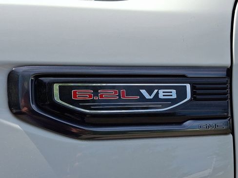 Used 2024 GMC Sierra 1500 AT4 w/ Technology Package AWD/4WD image 39