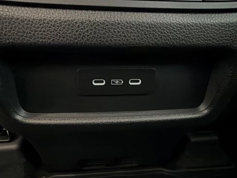 Used 2025 Honda Pilot Touring image 17