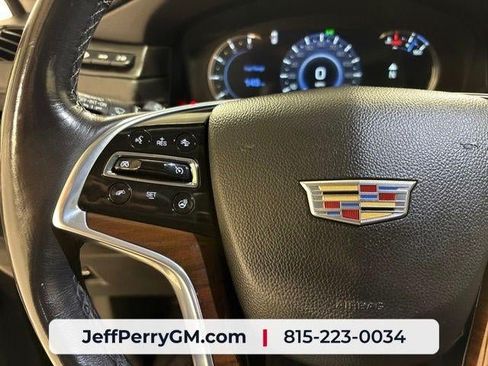 Used 2020 Cadillac Escalade Premium Luxury AWD/4WD image 15