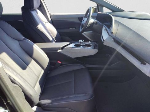 Used 2025 Cadillac Optiq Sport 2 image 20