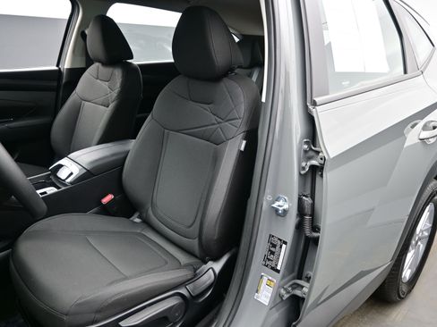 Certified 2026 Hyundai Tucson SE image 11