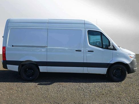 New 2025 Mercedes-Benz Sprinter 2500 image 2