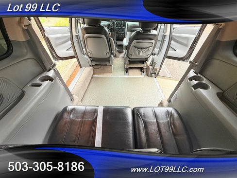 Used 2005 Dodge Grand Caravan SXT image 53