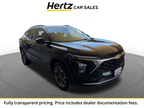Used 2025 Chevrolet Trax LT FWD image 1