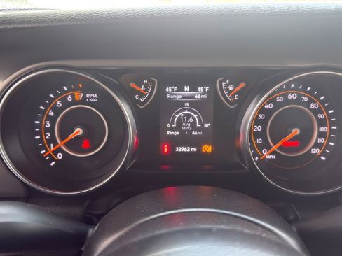 Used 2022 Jeep Wrangler Unlimited Sport image 16