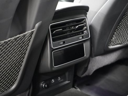 Used 2023 Audi Q8 Premium Plus w/ Premium Plus Package AWD/4WD image 24