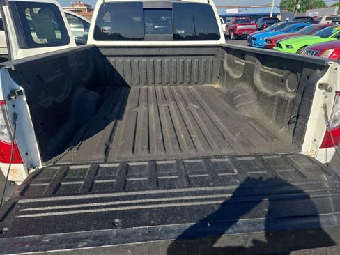 Used 2018 Nissan Titan SV w/ SV Convenience Package image 62