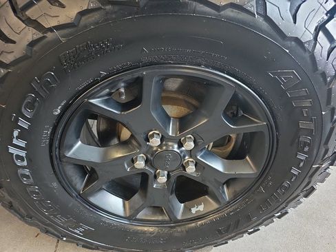 Used 2021 Jeep Wrangler Unlimited Sport image 32