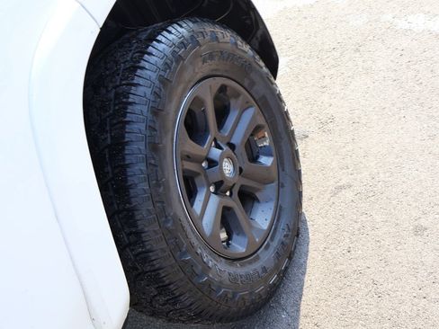 Used 2018 Toyota 4Runner SR5 Premium AWD/4WD image 31