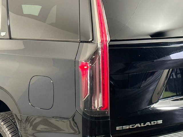 Used 2021 Cadillac Escalade Sport RWD image 35
