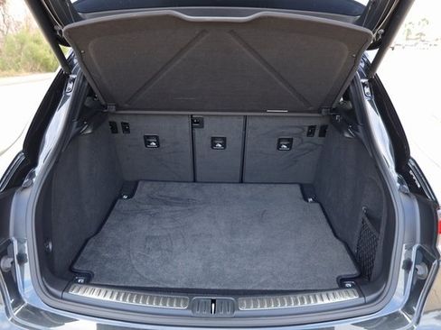 Used 2022 Porsche Macan image 14