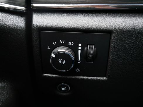 Used 2019 Jeep Grand Cherokee Limited X image 26