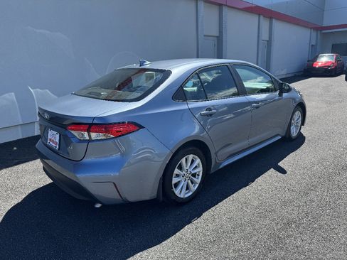 Used 2024 Toyota Corolla LE w/ LE Convenience Package FWD image 5