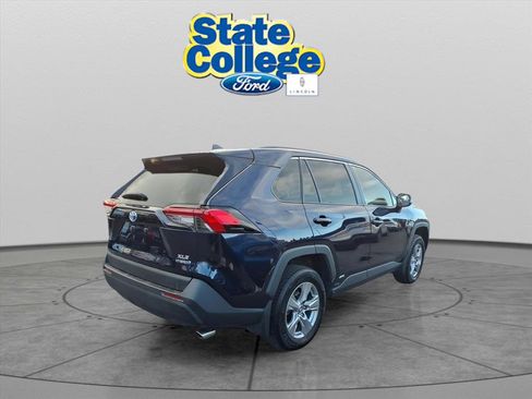 Used 2024 Toyota RAV4 XLE w/ Convenience Package image 4