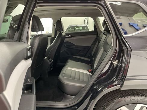 Certified 2023 Volkswagen Taos SEL AWD/4WD image 8