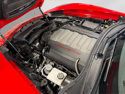 Used 2019 Chevrolet Corvette Stingray Convertible RWD image 9