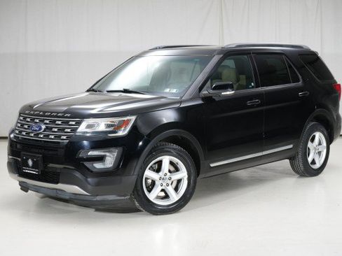 Used 2017 Ford Explorer XLT w/ Equipment Group 201A image 1