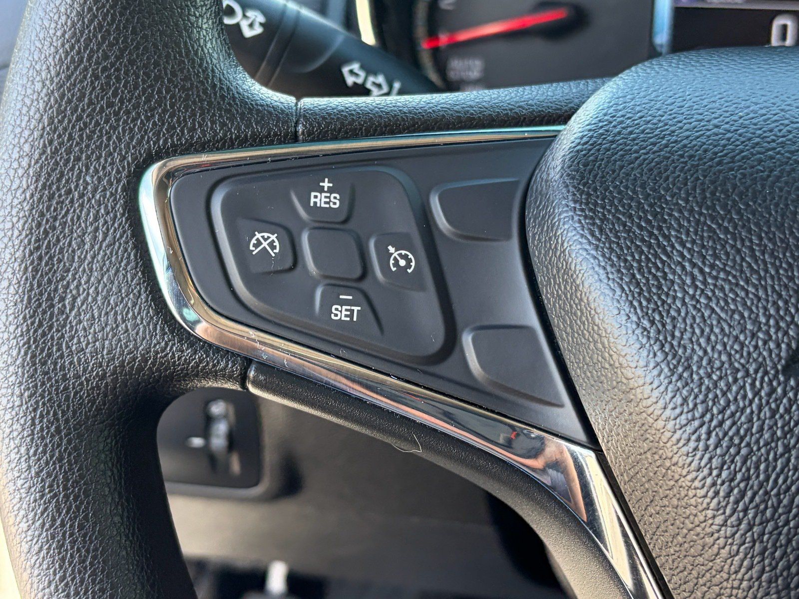 Used 2018 Chevrolet Cruze LT w/ Sun And Sound Package FWD image 21