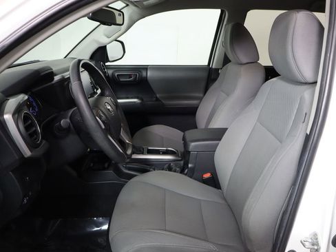 Used 2022 Toyota Tacoma SR5 w/ Technology Package RWD image 14