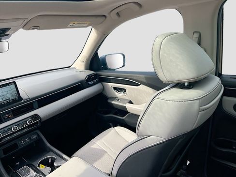 Used 2025 Honda Pilot Elite image 25