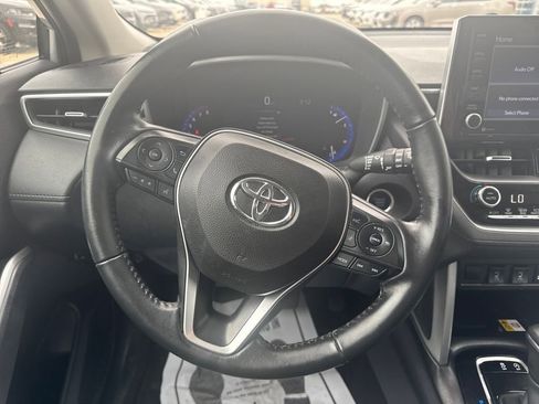 Used 2022 Toyota Corolla Cross XLE AWD/4WD image 15