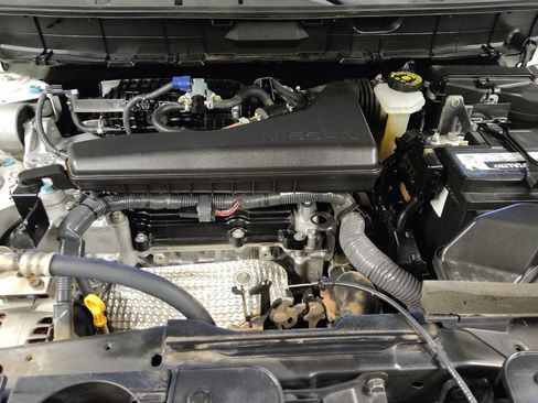Used 2020 Nissan Rogue S FWD image 30