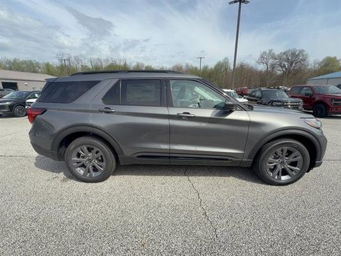 New 2026 Ford Explorer Active image 8