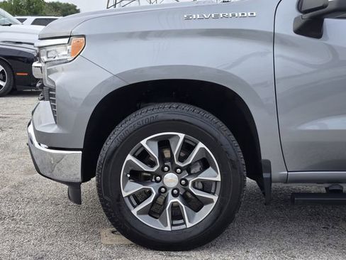 Used 2023 Chevrolet Silverado 1500 LT AWD/4WD image 8