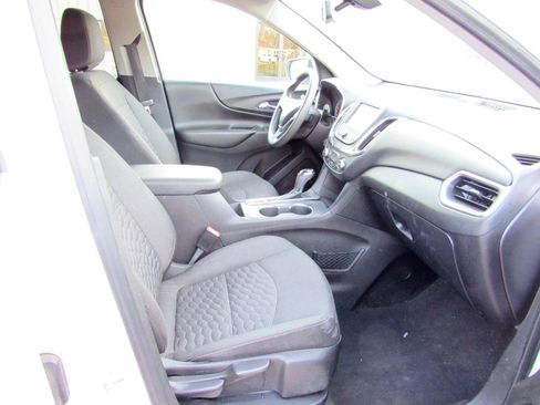 Used 2018 Chevrolet Equinox LT image 8