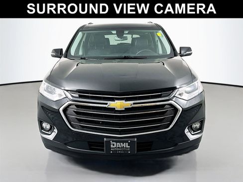 Used 2018 Chevrolet Traverse LT image 2