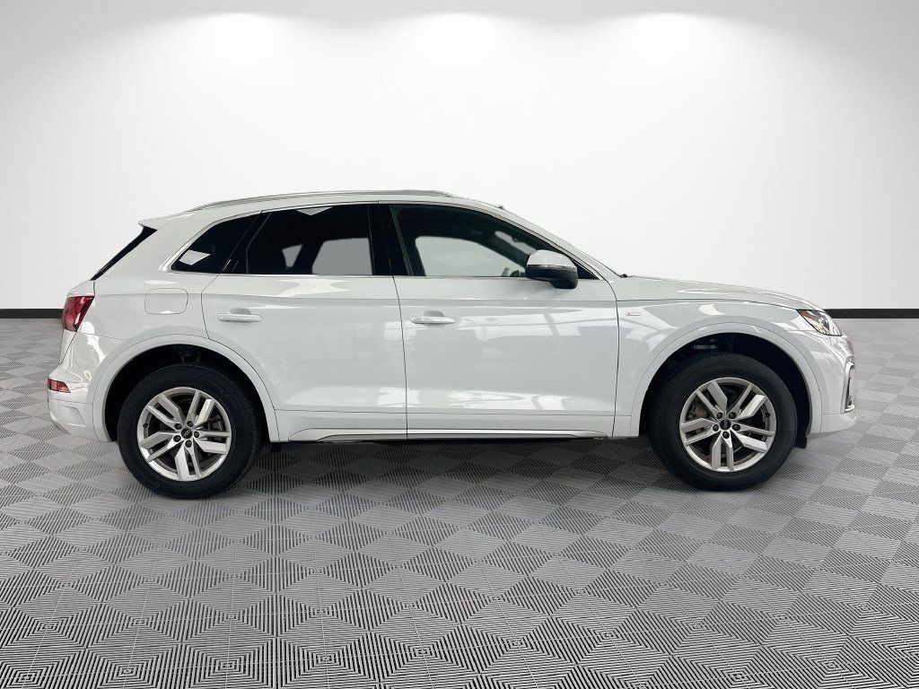 Used 2024 Audi Q5 2.0T Premium w/ Convenience Package AWD/4WD image 16