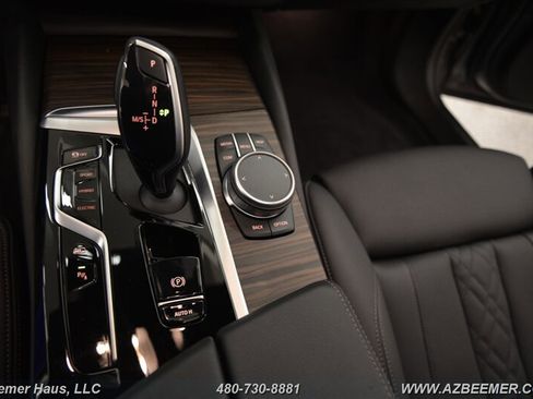 Used 2022 BMW 530e w/ Premium Package RWD image 38