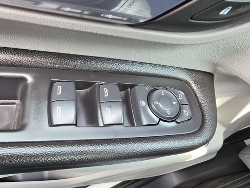 Used 2024 GMC Terrain SLE FWD image 20