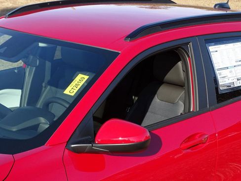 New 2026 Chevrolet Trax LT w/ LT Convenience Package image 27