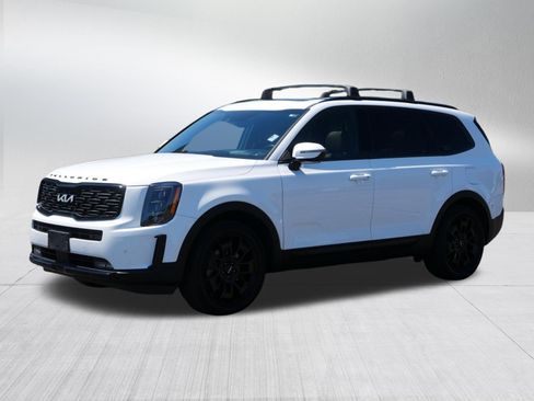 Certified 2022 Kia Telluride SX w/ SX Prestige Package AWD/4WD image 3