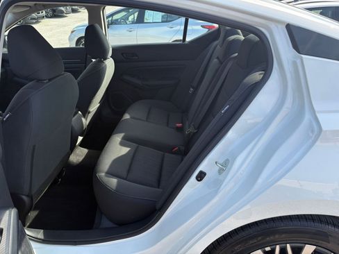 Used 2025 Nissan Altima 2.5 SV image 25