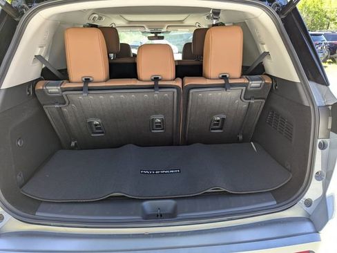 New 2026 Nissan Pathfinder Platinum w/ Cargo Package FWD image 10