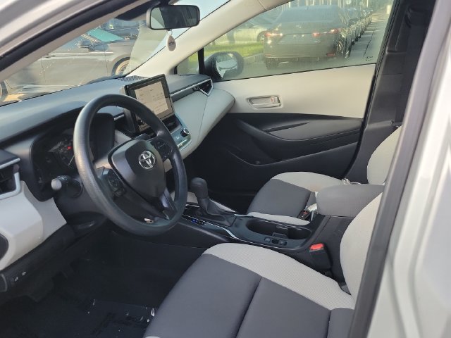 Used 2025 Toyota Corolla LE FWD image 10