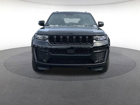 New 2026 Jeep Grand Cherokee Altitude image 5