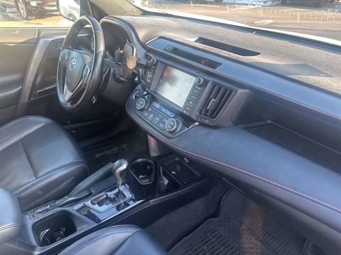 Used 2016 Toyota RAV4 SE image 17
