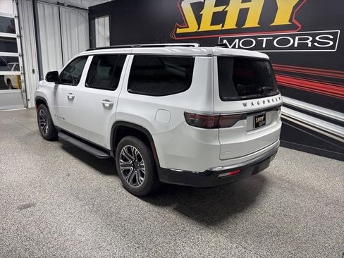 Used 2024 Jeep Wagoneer 4WD w/ Premium Group I image 13