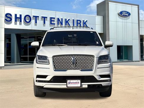 Used 2020 Lincoln Navigator Reserve w/ Equipment Group 208A Reserve image 2