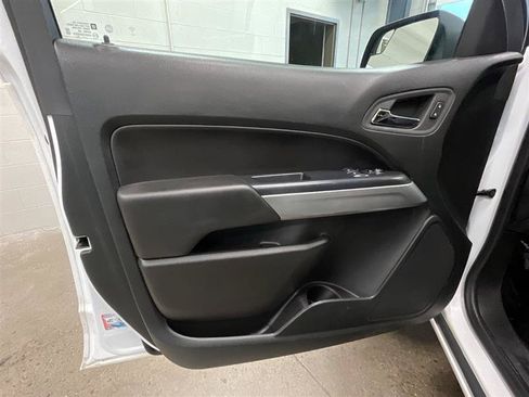 Used 2022 Chevrolet Colorado LT w/ Fleet Safety Package RWD image 10