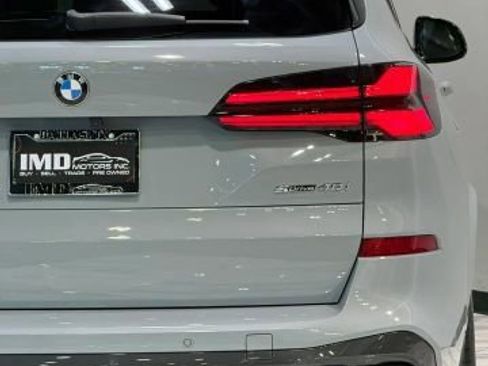 Used 2025 BMW X5 sDrive40i w/ M Sport Package RWD image 9