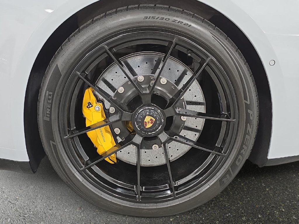 Certified 2026 Porsche 911 Targa 4 GTS AWD/4WD image 28