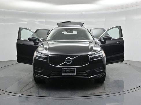 Used 2021 Volvo XC60 T5 Momentum w/ Premium Package image 32