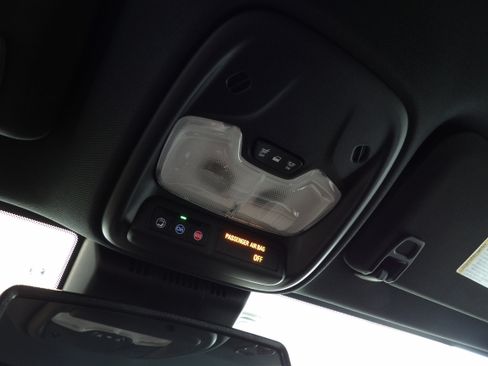 Used 2024 Chevrolet Colorado LT w/ LT Convenience Package III image 13